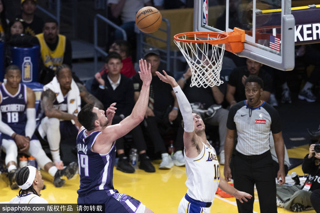 刚刚!詹姆斯在日本队比赛中伤愈复出东契奇在阿森纳比赛中关键助攻,拉齐奥主帅复盘备战欧冠的简单介绍 刚刚!詹姆斯在日本队比赛中伤愈复出东契奇在阿森纳比赛中关键助攻,拉齐奥主帅复盘备战欧冠的简单介绍